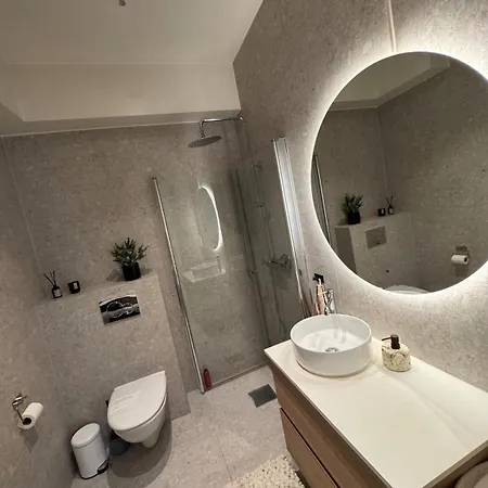 Stroken Og Aerverdig Bygardsleilighet Ved Domkirke